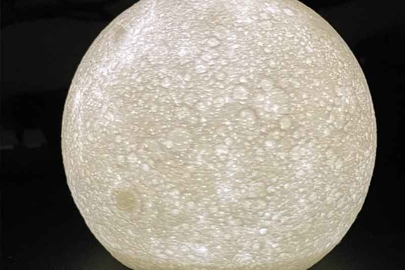 3D Printed Moon Lamp